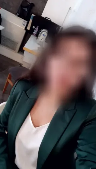 Elina, 27