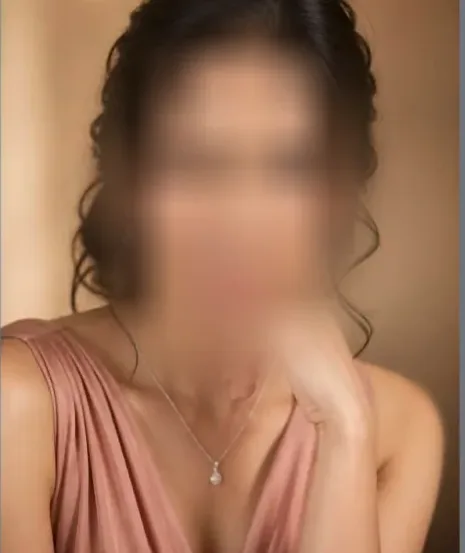 Elina, 39