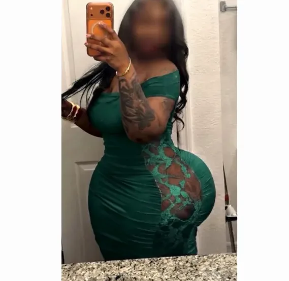 Ella, 26