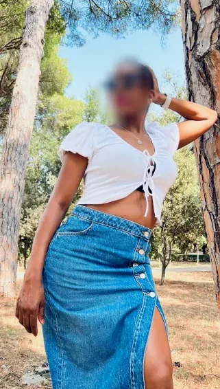Emma, 37