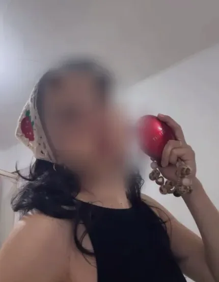 Emma, 21