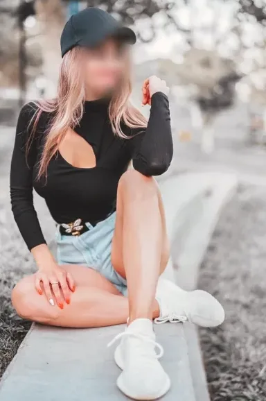 Fanni, 28