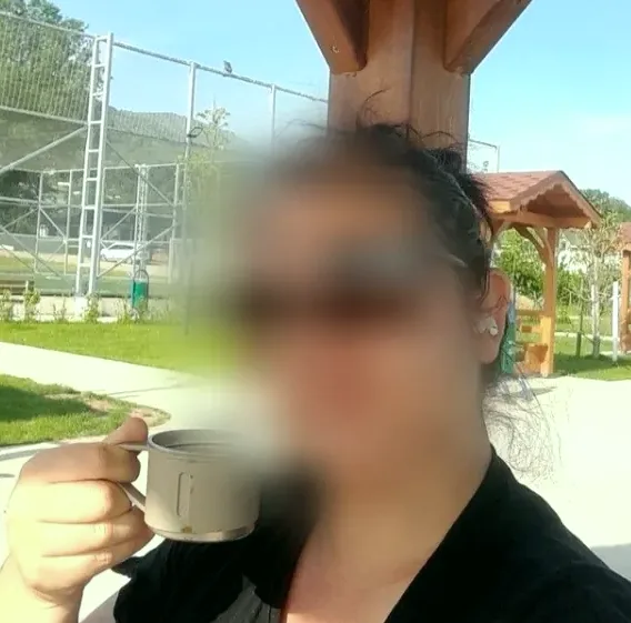 Laura, 34