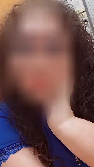 Laura, 39