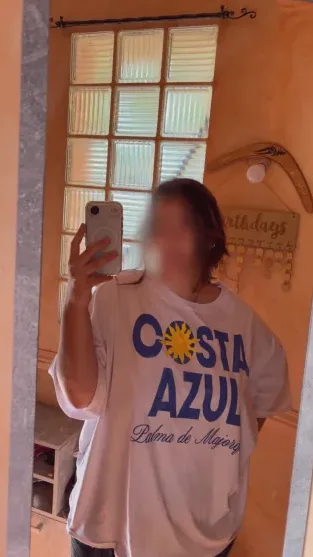 Olivia, 21