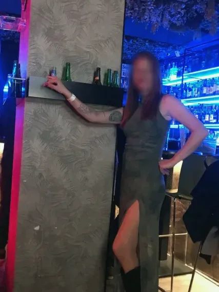 Olivia, 40