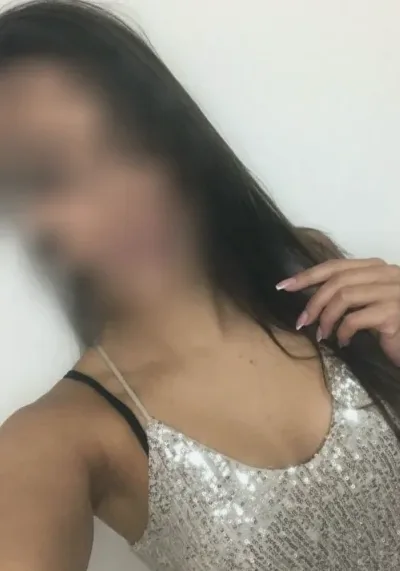 Olivia, 24